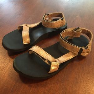 Teva Sandal Size 9 Bronze Rose Gold Straps